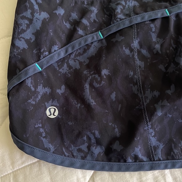 Lululemon Speed Short Beautiful Baroque Inkwell / Inkwell / Surge - size 10 Euc - Picture 14 of 16